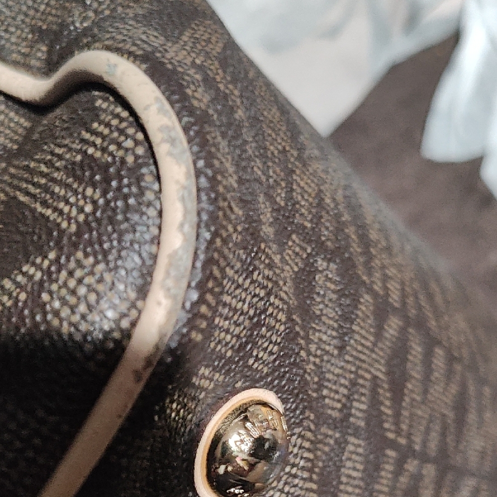 Michael Kors Brown Purse. - Picture 7 of 9
